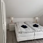 Grosszuegige 3 Zkb Mit 80m² Apartmán *