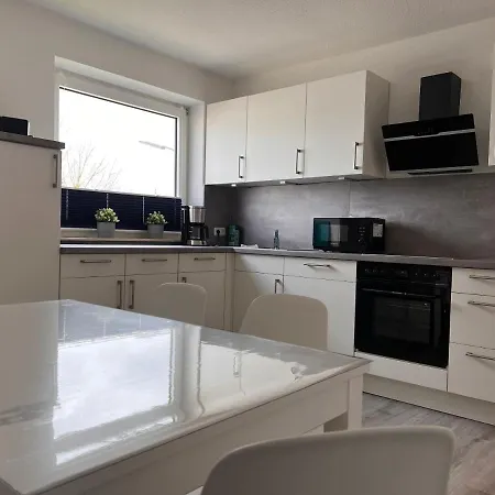 Grosszuegige 3 Zkb Mit 80m² Διαμέρισμα *